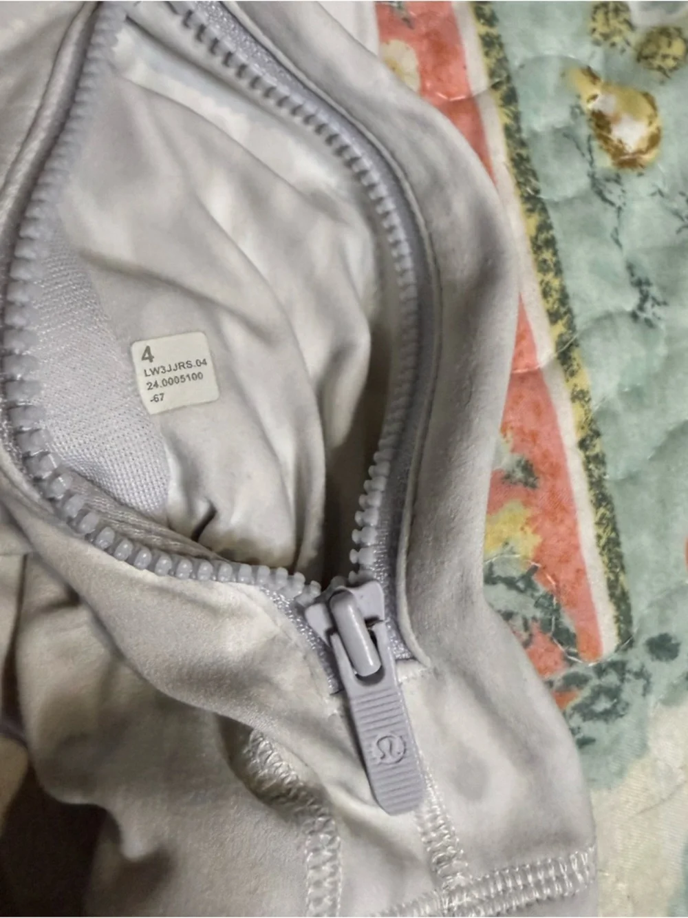 Lululemon Define Jacket *Nulu Contour Spot White Multi Sporty Outdoor 4 Pilates - Picture 10 of 13
